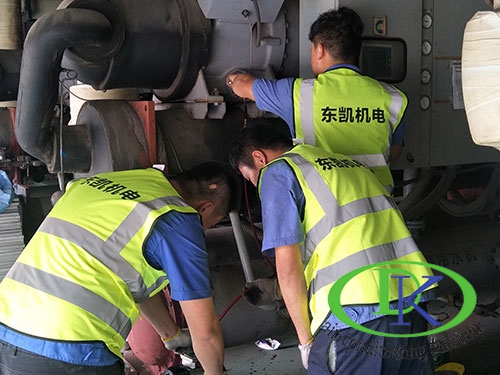 堃霖空調(diào)螺桿機(jī)維修